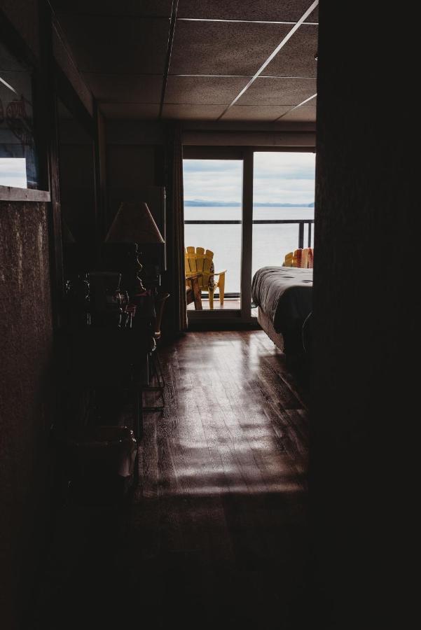 The Oceanfront Hotel Sointula Esterno foto